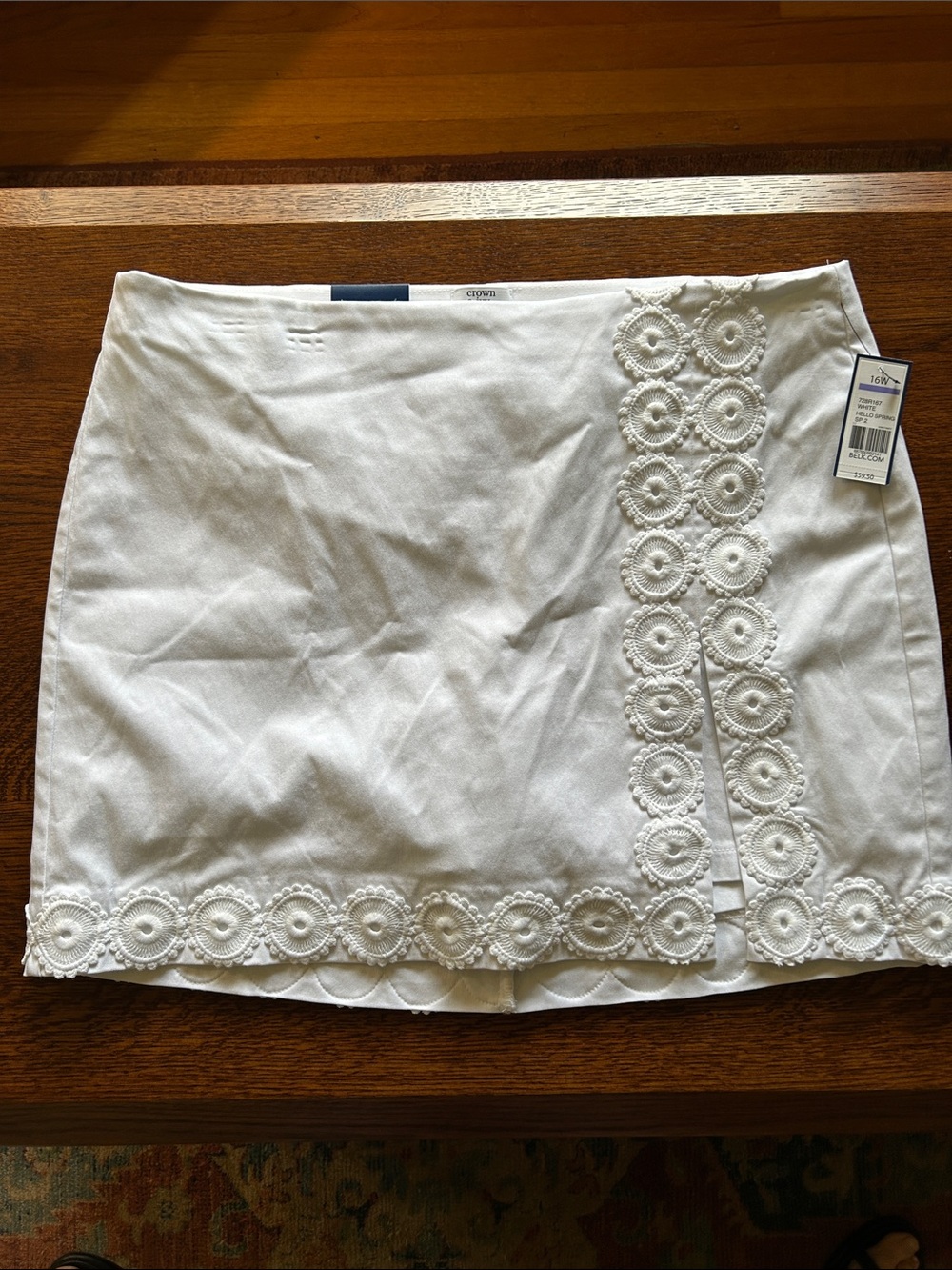 crown & ivy White Crochet-Trim Skort with Floral Medallions
